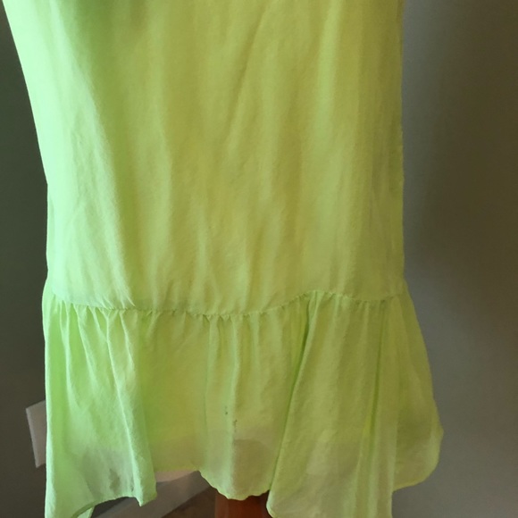 Express Chartreuse Flowy Peplum Tank - Picture 4 of 6